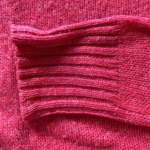 Smith’s Bermuda Red Pure Shetland Wool. Size 36. Gently pre-loved Condition 9/10 - Picture 6 of 7